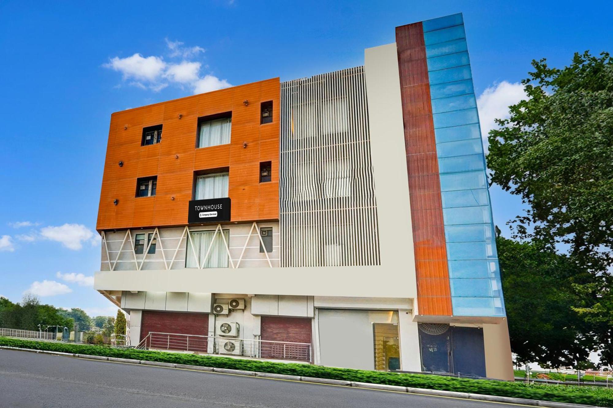 Super Townhouse Jagatpura Hotel Jaipur Eksteriør billede